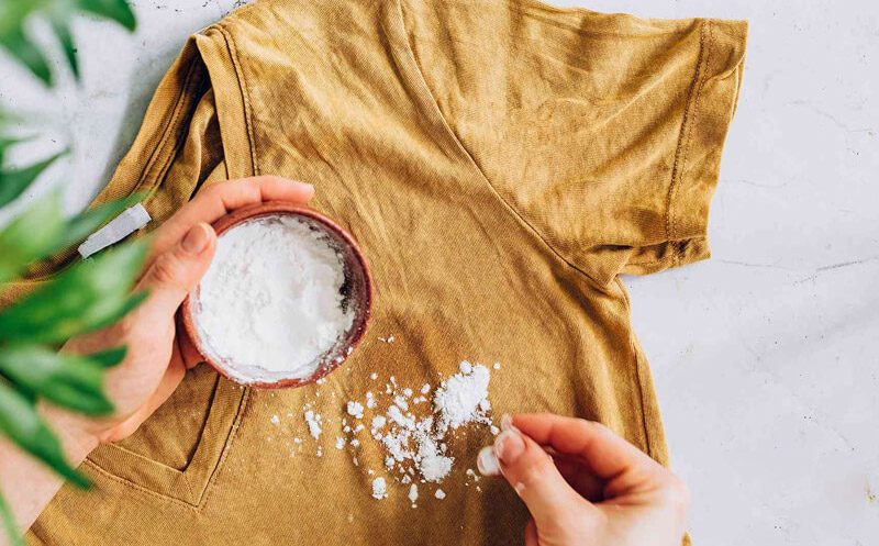 بهترین روشهای از بین بردن لکه چربی از لباس راحتی زنانه و مردانه 1 بهترین روشهای از بین بردن لکه چربی از لباس راحتی زنانه و مردانه در خانه