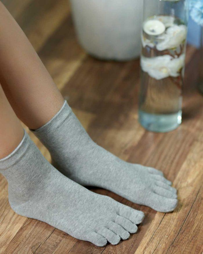 جوراب زنانه انگشتی
