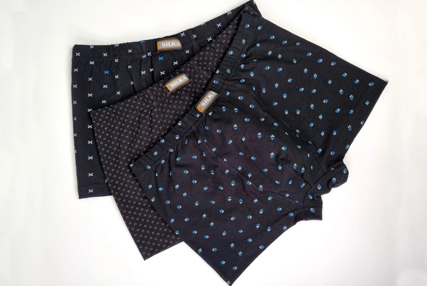 لباس راحتی فریسایز زنانه خوبه یا بد؟ 3 لباس راحتی فریسایز زنانه