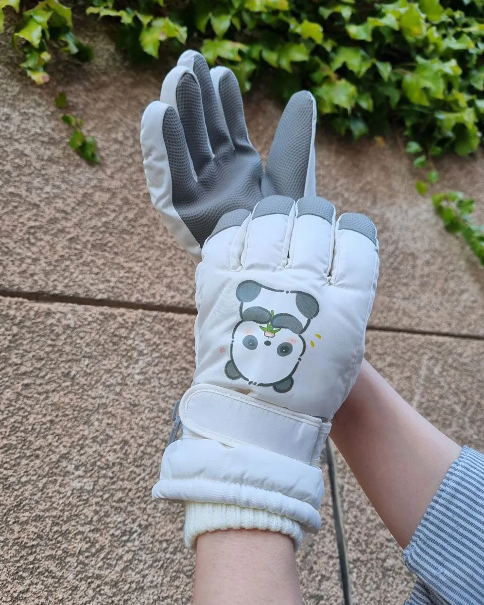 dastkesh zedab model panda-08-d (1)_11zon دستکش بچهگانه شمعی ضدآب توکرکی طرح پاندا