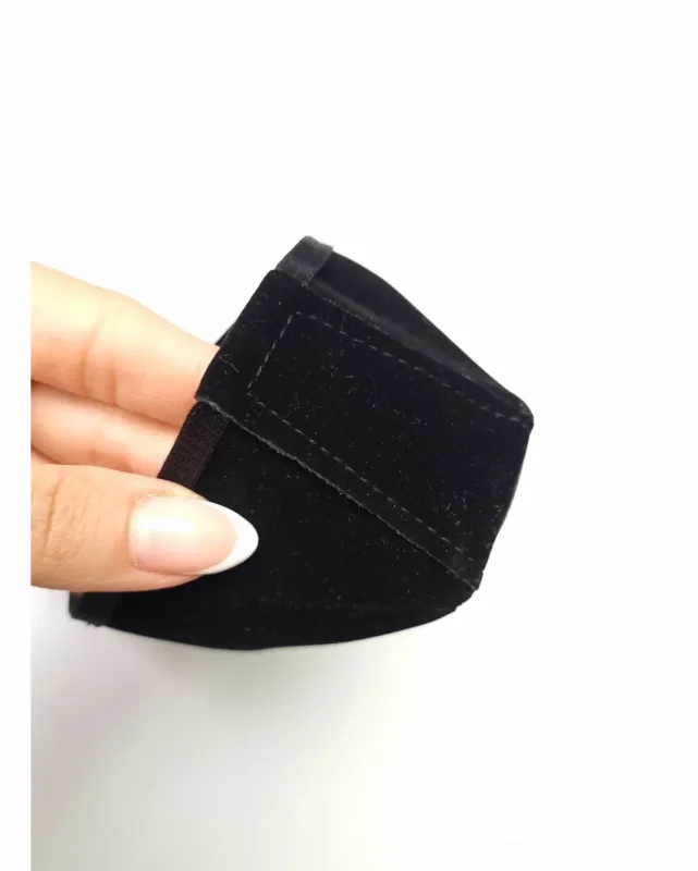 فروشگاه سیلکا - لباس راحتی 17 پاپوش زنانه جیر مشکی گلدار سموری دو رنگ سیلکا