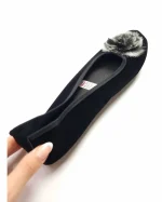 پاپوش زنانه جیر مشکی گلدار سموری دو رنگ سیلکا